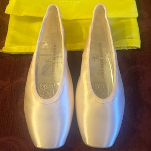 NEW Gaynor Minden Pointe Shoes SK-8M3XDH